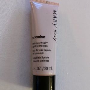 MARY KAY Bronze 4 Luminous Wear liquid foundation